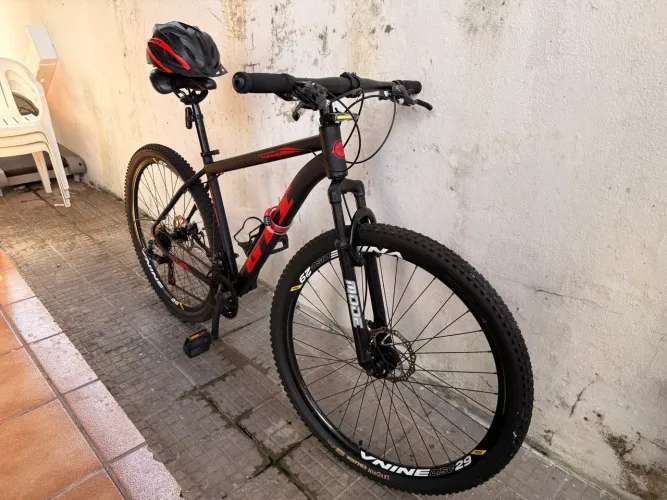 Bicicleta GTI Roma Quadro 21, Aro 29 - 21 Marchas + Capacete e Acessórios