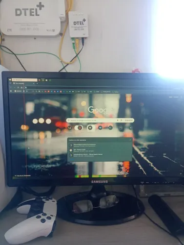 Tv monitor 22 polegadas com listra vermelha 