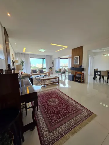 Apartamento a venda no Itaigara com 4 quartos nascente e reformado no Conde de Nassau