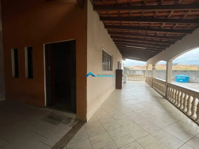 Casa a Venda no Jardim Santa Terezinha com 4 vagas de garagem , próximo a Maravilhas do la