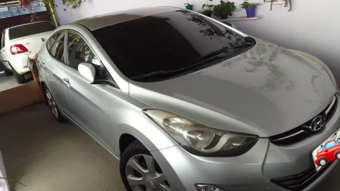 Hyundai Elantra GLS 1.8 16V Aut. 2012