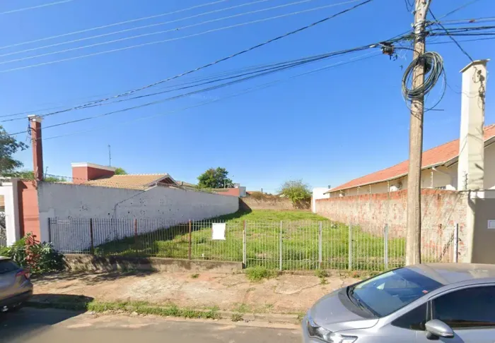 Lote/Terreno para venda com 600 metros quadrados em Centro - Garça - São Paulo