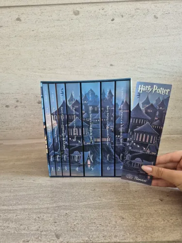 Box de Livros Harry Potter edição Castelo + Marcador de Páginas temático