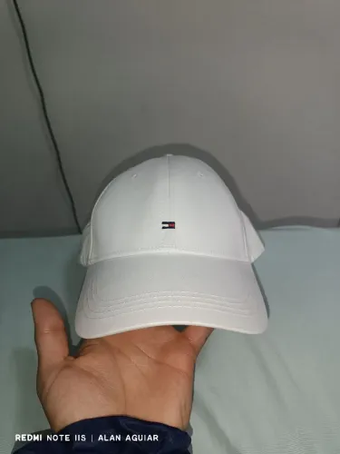 Boné Tommy Hilfiger Original, Branco, Excelente Estado, poucas tempo de uso, tá ZERADO.