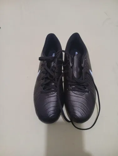 Chuteira Nike de campo original número 40 ( FORMA PEQUENA )