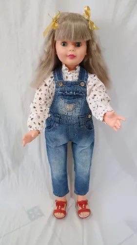 Amiguinha boneca antiga década de 90