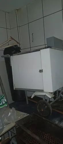 Vende-se carrinho de espetinho