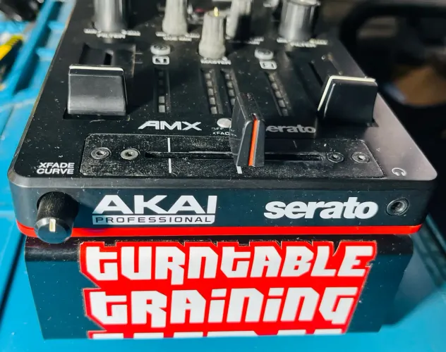 Mixer controlador AKAI AMX