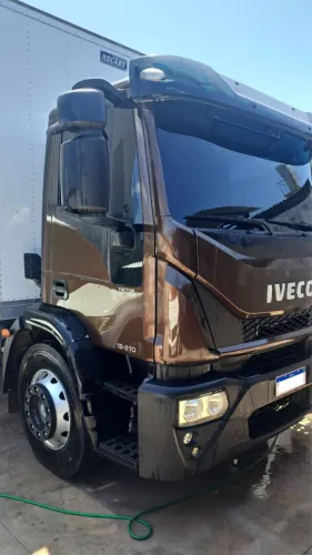 Caminhao iveco tector14-210 ano 2024