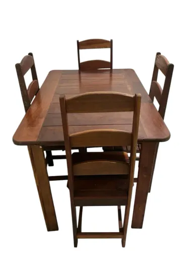 Mesa madeira com 4 cadeiras