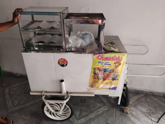 Vende carinho de salgado