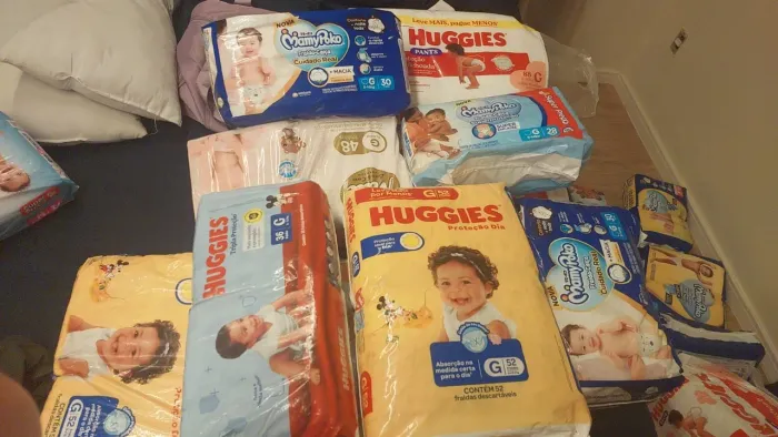 Fraldas M ou G mommy poko, huggies, Milli ( 1 real / unidade)