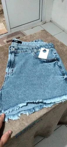 Vendo roupas de loja ,novas com 120 peças de jhens