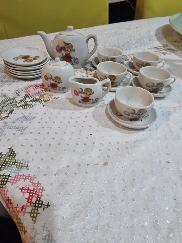 Mini conjunto de porcelana japonesa.