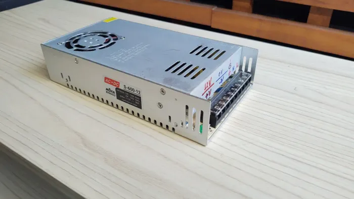 Fonte chaveada 12V 50A 600W