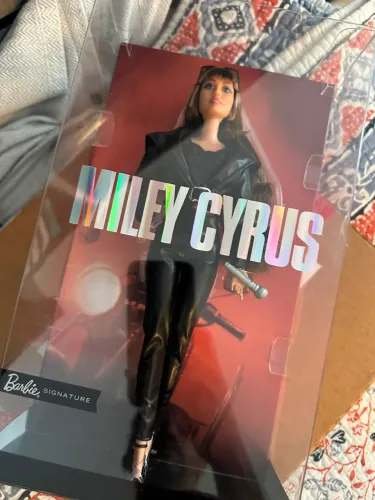 Boneca Barbie Miley Cyrus