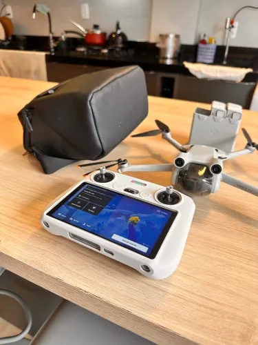 DJI MINI 3 PRO + FLY MORE COMBO | DJI RC COM TELA | 3 BATERIAS | POUQUÍSSIMO USO