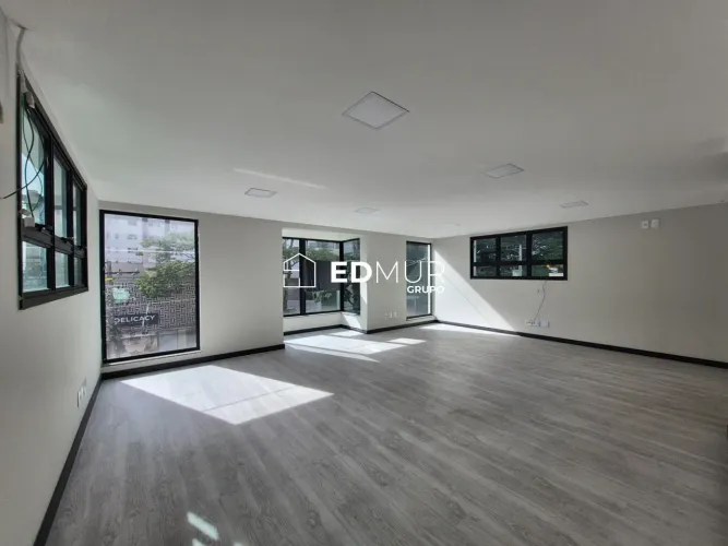 SALA para ALUGUEL com 200m² no bairro Campestre com 0 quartos e 4 vagas. Santo André, SP