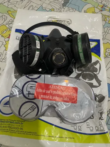 Máscara para pintura com óculos 