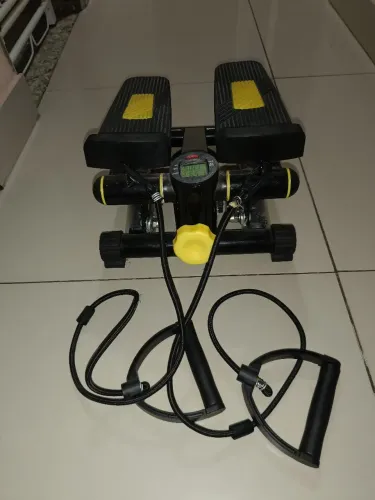 Mini Stepper Com Elásticos Simulador De Caminhada Wct Fitnes Cor Preto