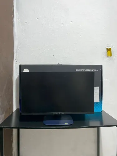 Monitor Gamer 320hz 25 polegadas Pra vender logo(alienware)
