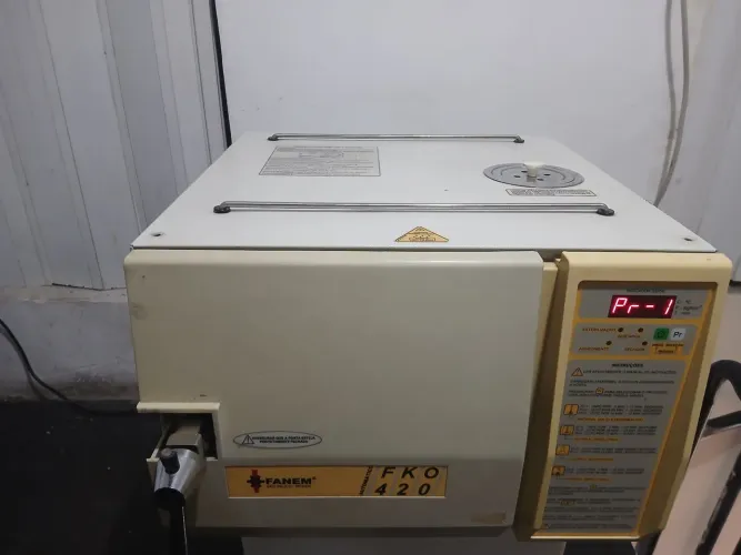 Autoclave 29 litros + Aspirador cirúrgico