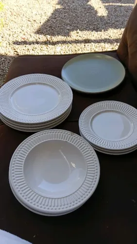 Kit com 12 pratos