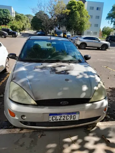 Ford Focus 1.8 16V 5P 2001