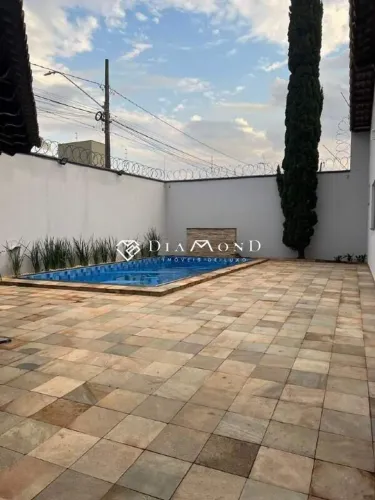 Casa à venda, 4 quartos, 1 suíte, 3 vagas, Alto Umuarama - Uberlândia/MG