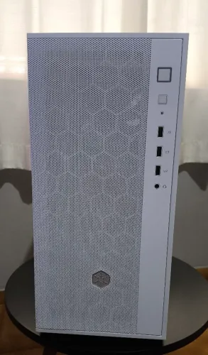 Gabinete Silverstone Fara R1 PRO - Mid tower com 4 Fans