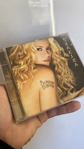 CD Shakira