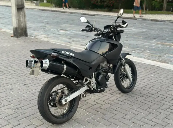 Honda NX4 Falcon 400 2004