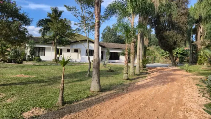 Alugo casa de sítio 
