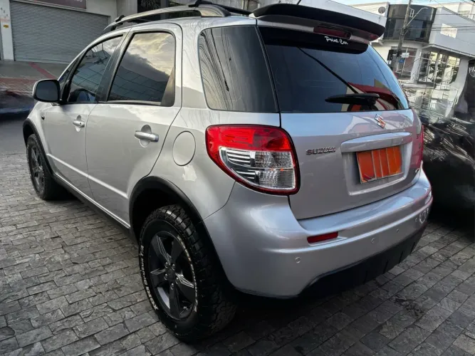 Suzuki SX4 2.0 16V 145cv 4WD 5P Aut. 2011