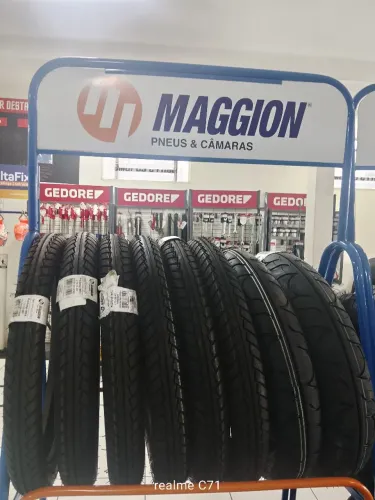 Pneus de moto maggion 