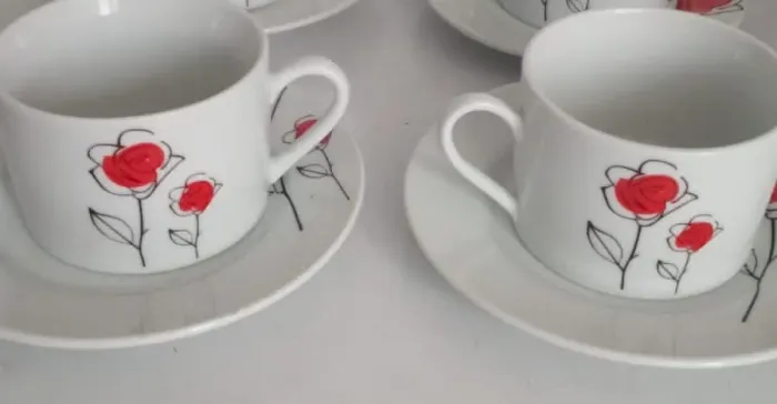 2 Xícaras de Porcelana