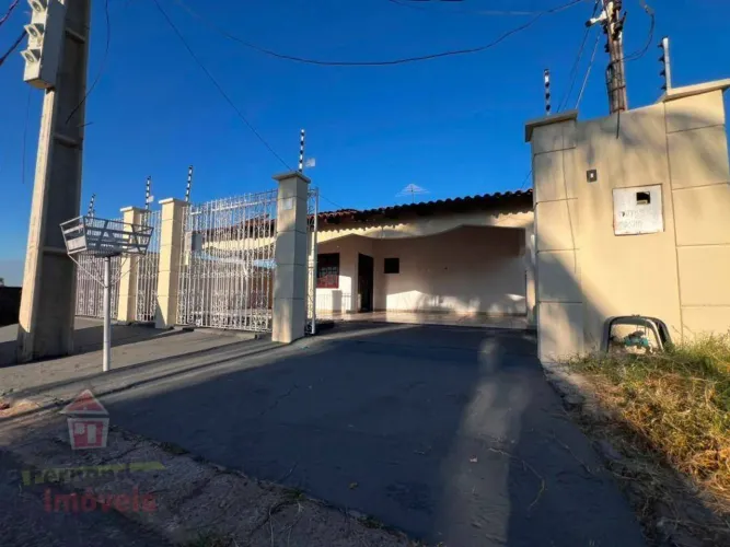 Casa Isolada Com Piscina 3 Quartos à Venda Por R$860.000 Jardim Flamboyant Cuiabá