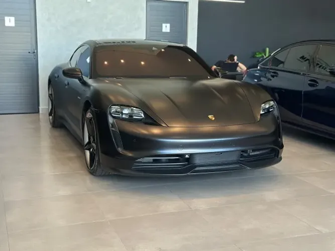 Porsche Taycan Turbo (elétrico) 2021