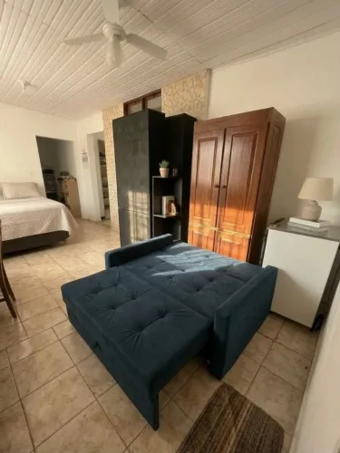 Vendo um sofá cama, dois lugares bem espaço