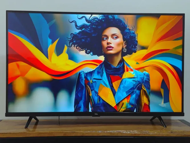 Vendo Tv 43' Polegadas FHD HDR SMART ANDROID. BORDA INFINITA. NOVINHA. ENTREGO