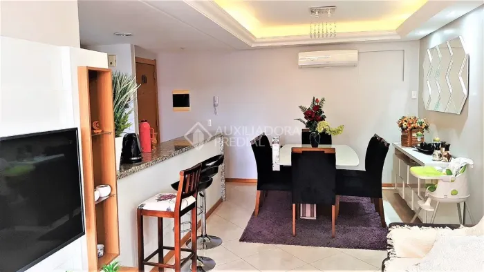 Apartamento à venda no bairro Teresópolis com 3 dormitórios/quartos e 93 m².