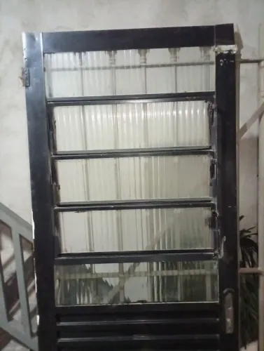 Folha de porta basculante 