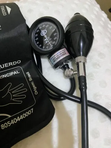 Estetoscópio + esfigmomanômetro BIC 