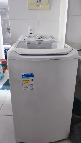 Máquina de lavar,pra vender logo.chama na proposta