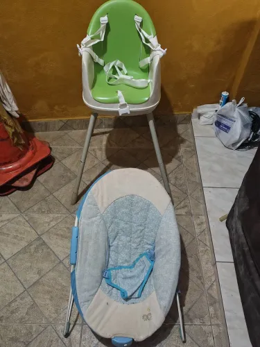 Doar-se cadeirinha de alimentação e cadeira de balanço