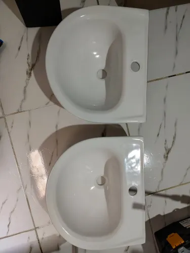 Duas pias da marca Luzart novas