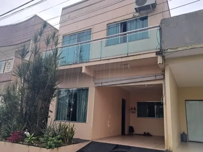 BELÍSSIMA CASA NO RESIDENCIAL LION VILLE.