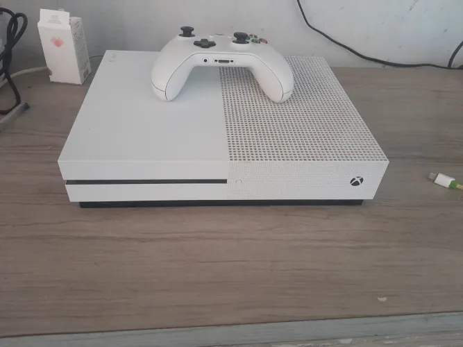 Vende se exobx one um terá mas volante