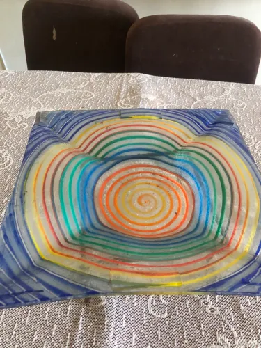 Fruteira de vidro colorido
