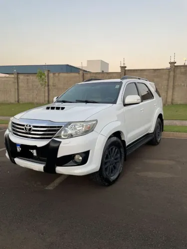 Toyota Hilux SW4 SRV D4-d 4X4 3.0 TDI Dies. AUT 2012